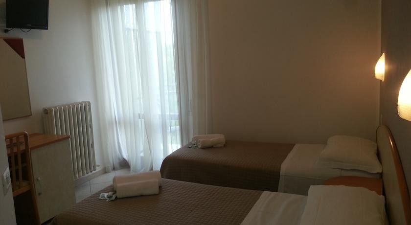 Hotel Prestige Rimini Extérieur photo